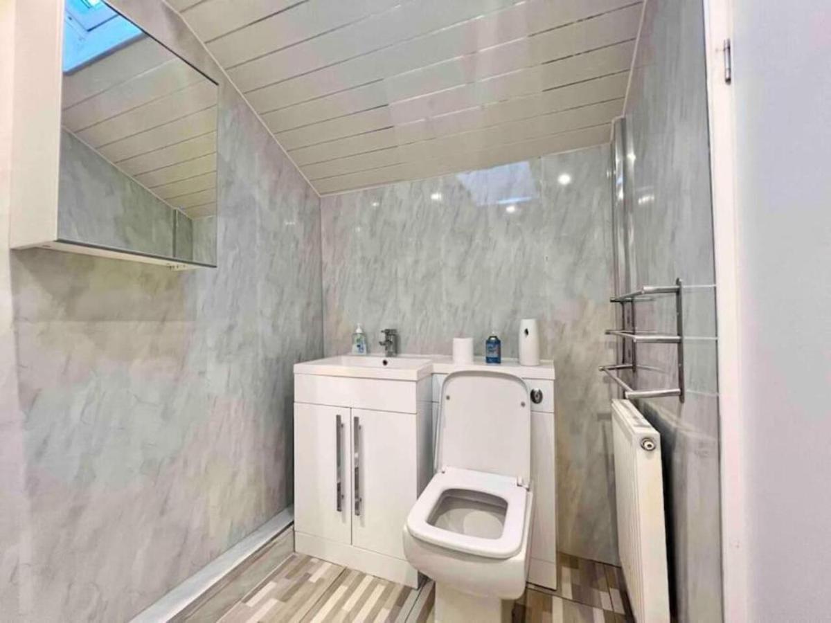 Spacious 3 Bedroom Home In Glasgow - Free Parking Exterior photo